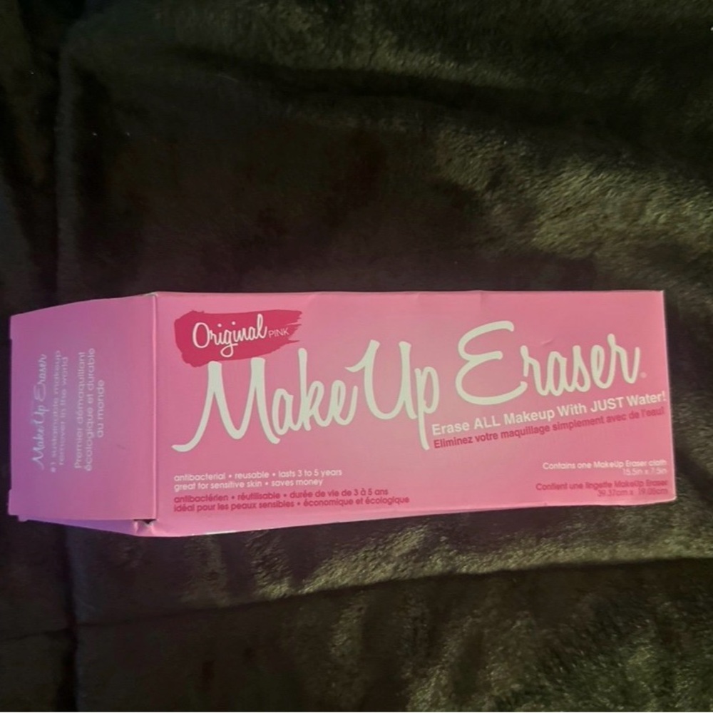 MakeUp Eraser in Vibrant Pink